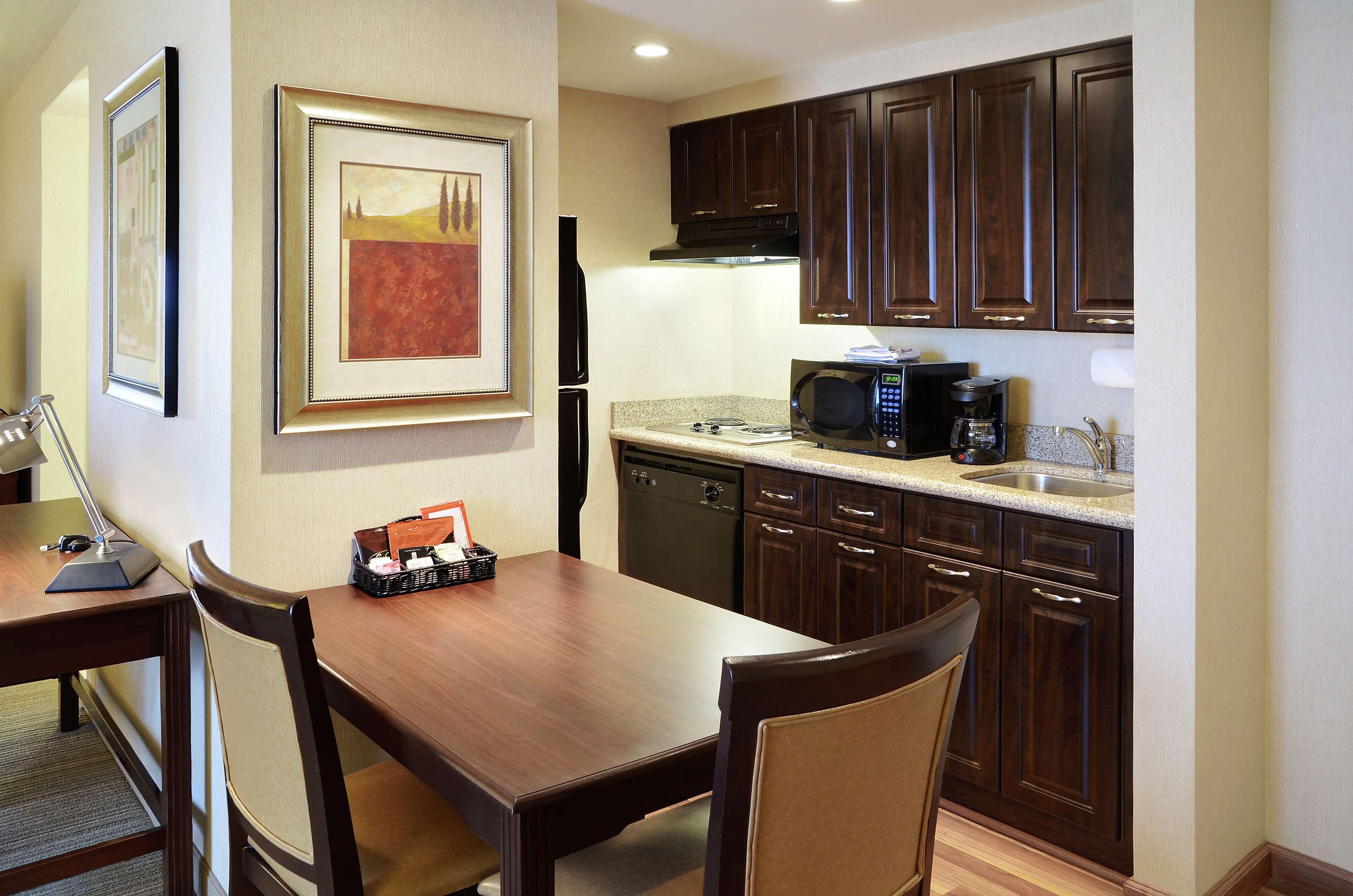 Homewood Suites By Hilton Burlington Exterior photo