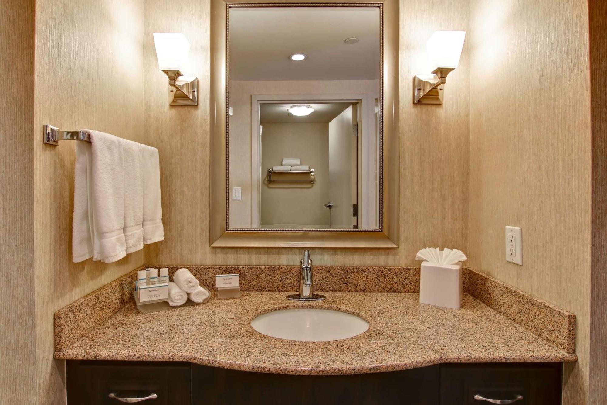 Homewood Suites By Hilton Burlington Exterior photo